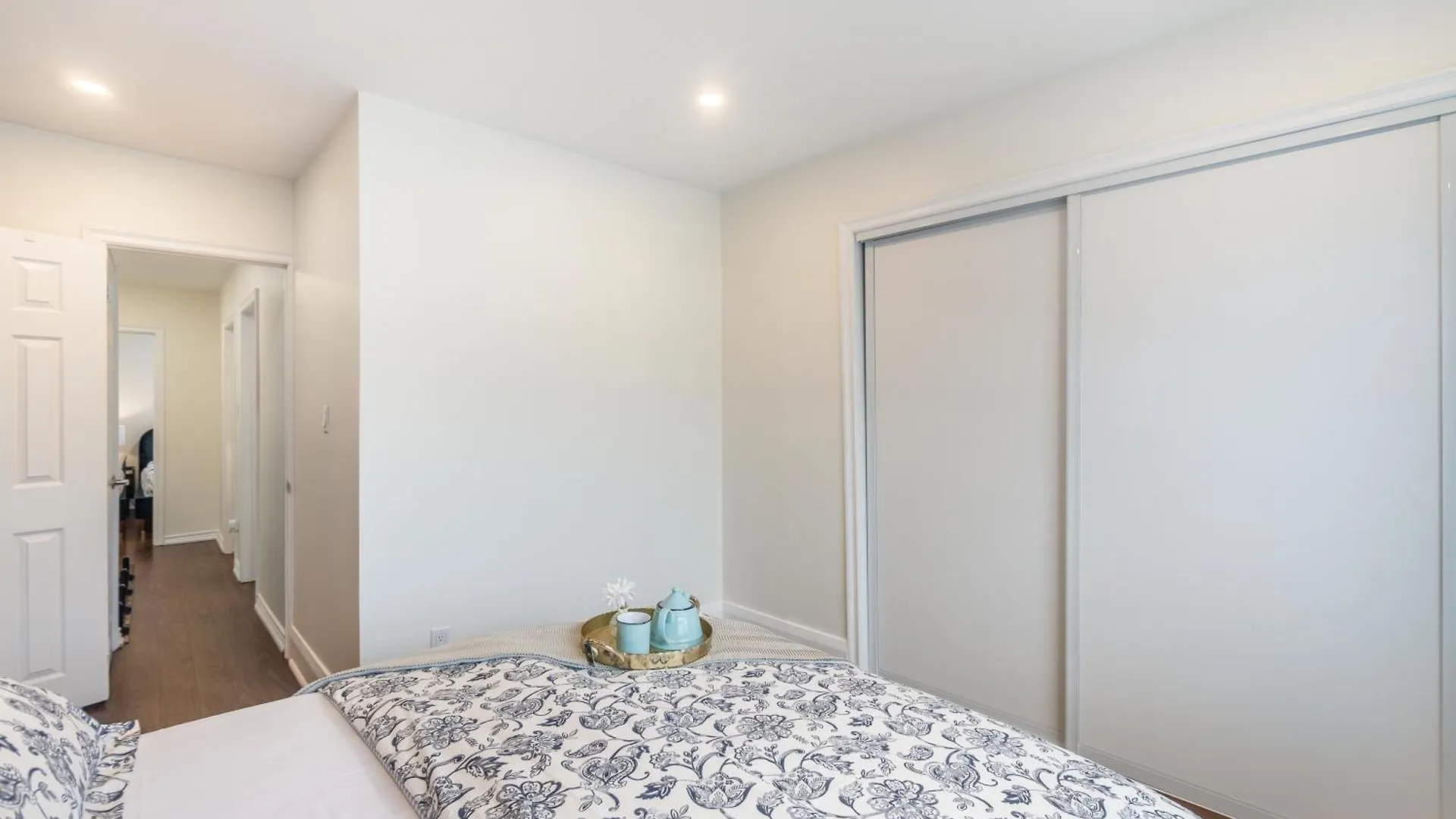 Designer 3Br & 2Wr Townhouse Apartment Toronto