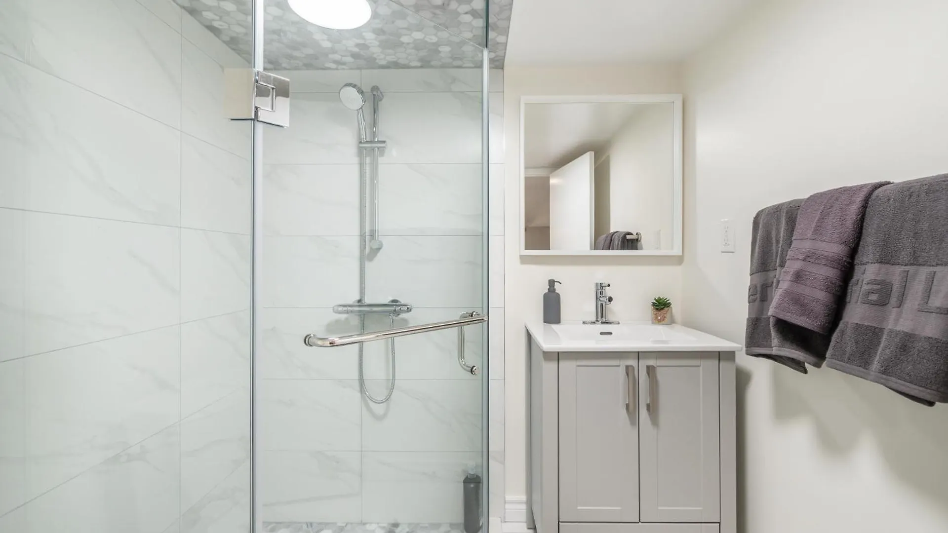 Designer 3Br & 2Wr Townhouse Lägenhet Toronto