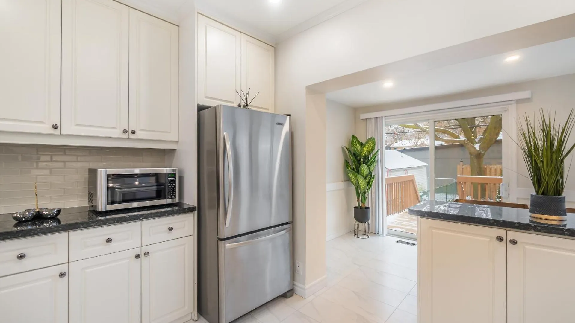 Designer 3Br & 2Wr Townhouse Apartment Toronto Canada