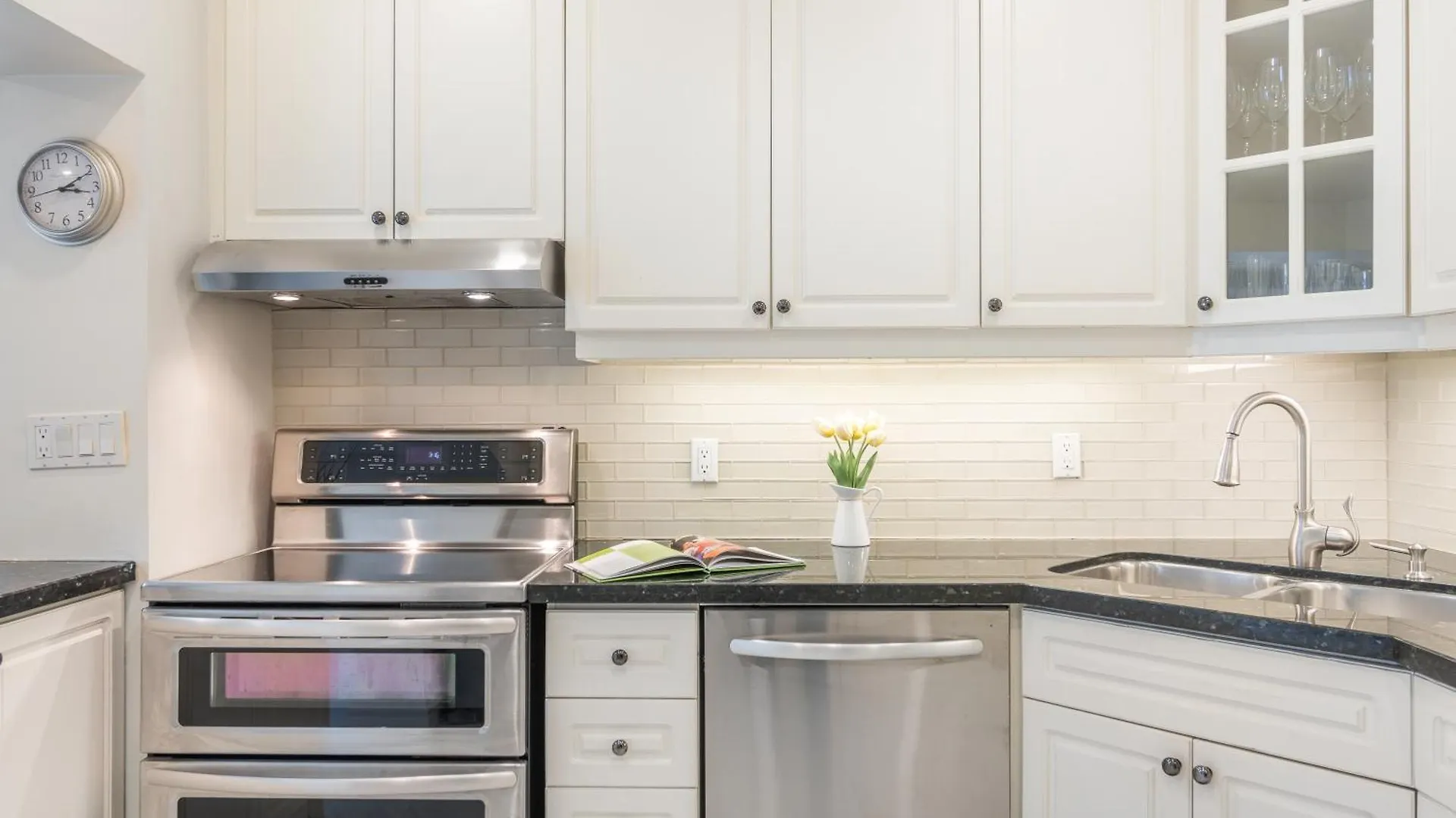 Designer 3Br & 2Wr Townhouse Apartment Toronto