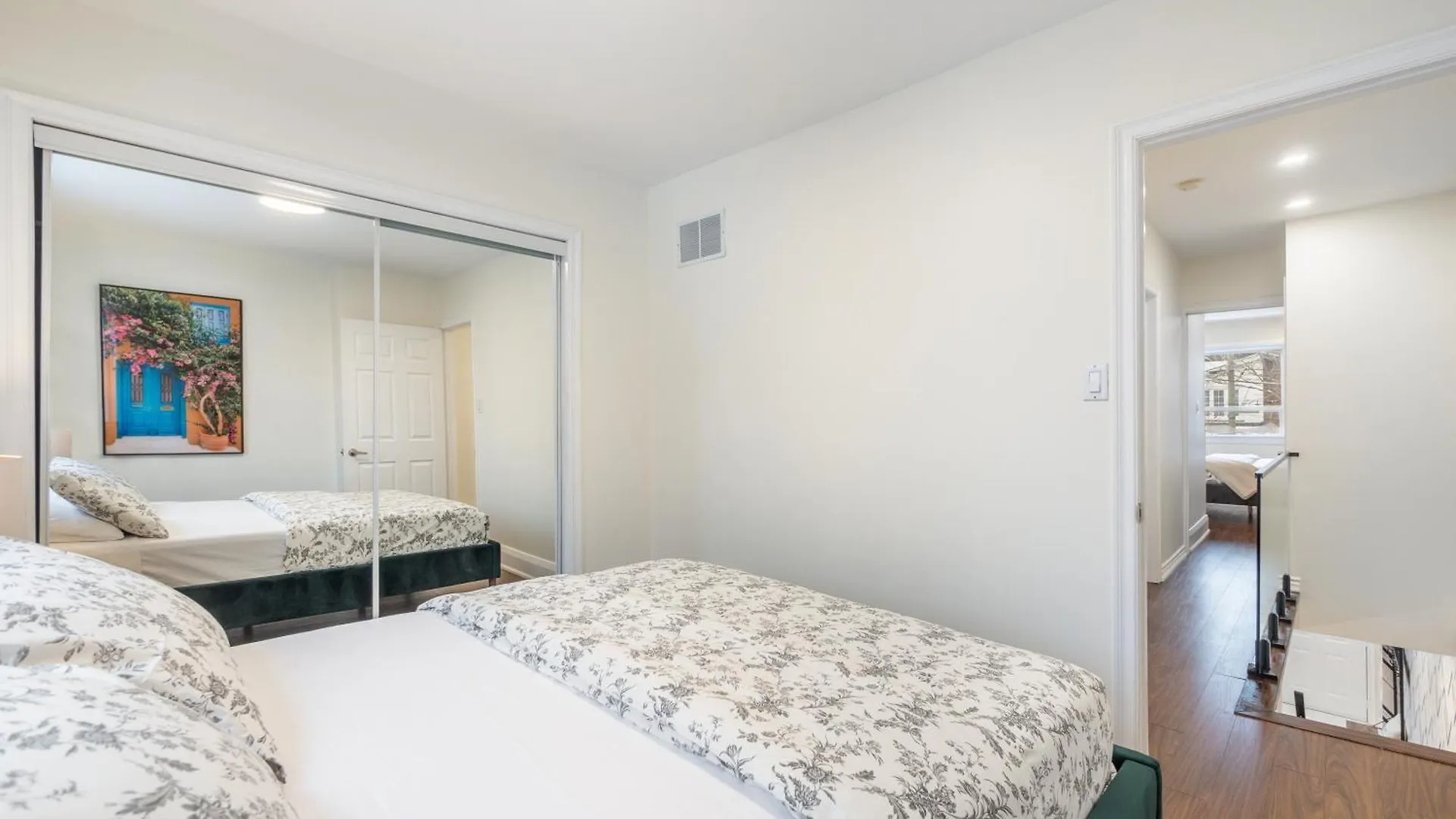 Designer 3Br & 2Wr Townhouse Apartment Toronto